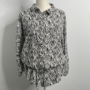 Thalia and Sodi rayon blouse.  Size Medium. 3/4 length sleeve that rolls up.